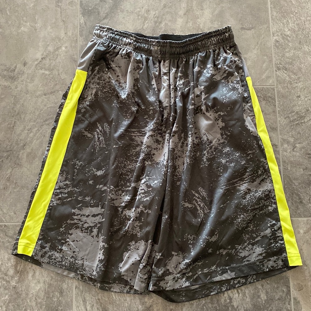 Reebok Patterned Athletic Shorts large